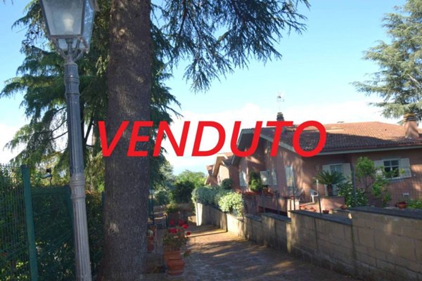 casa indipendente in vendita a Roma in zona Pantan Monastero