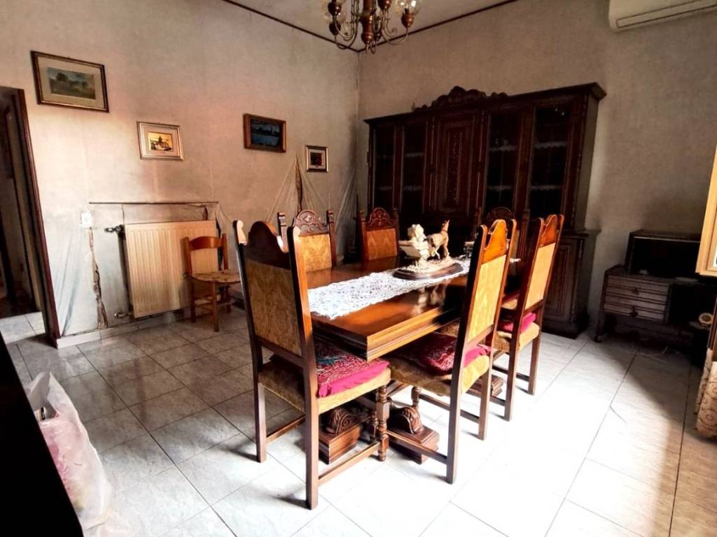 appartamento in vendita a Roma in zona Torre Angela