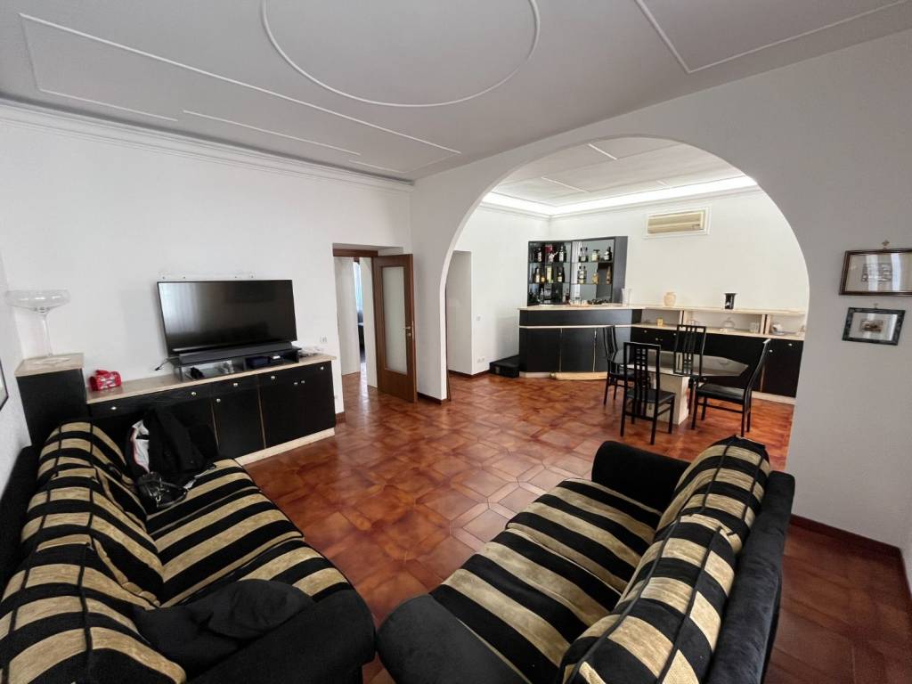 appartamento in vendita a Roma in zona Appio Latino