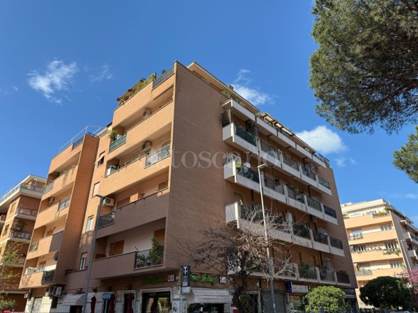 appartamento in vendita a Roma in zona Ostia