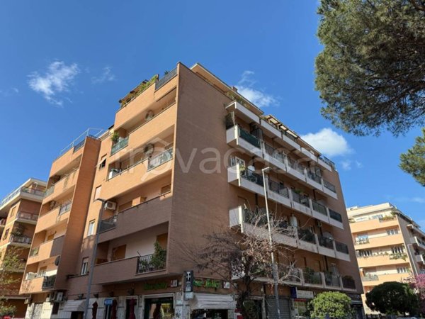 appartamento in vendita a Roma in zona Ostia