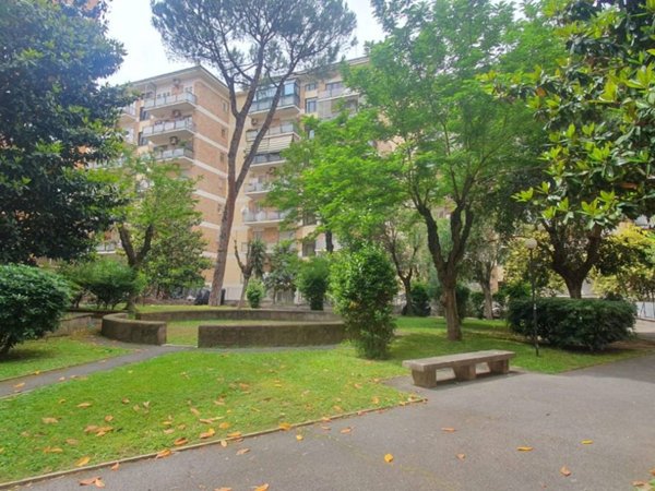 appartamento in vendita a Roma in zona Ardeatino