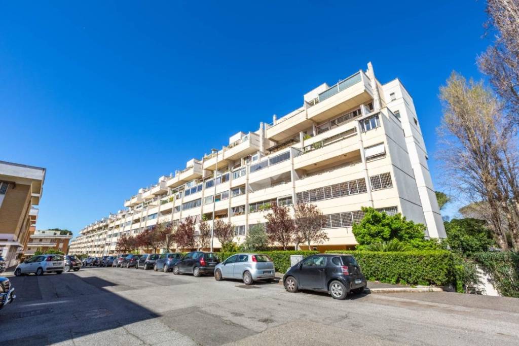 appartamento in vendita a Roma in zona EUR