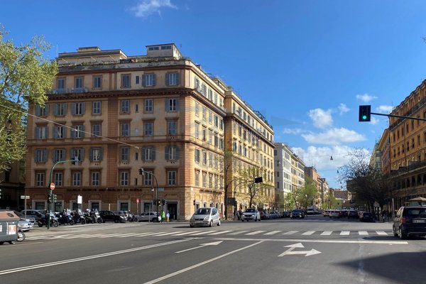 locale commerciale in vendita a Roma in zona Trionfale