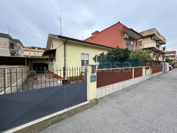 casa indipendente in vendita a Roma in zona Dragona/Bagnoletto