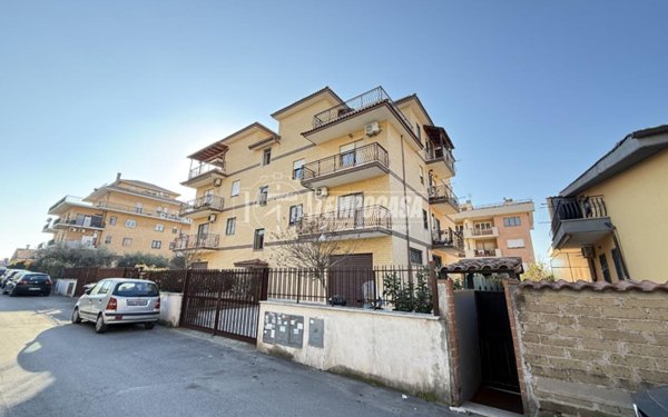 appartamento in vendita a Roma in zona Palmarola