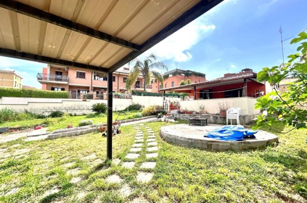 casa indipendente in vendita a Roma in zona Alessandrino