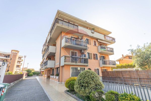 appartamento in vendita a Roma in zona Casal Morena