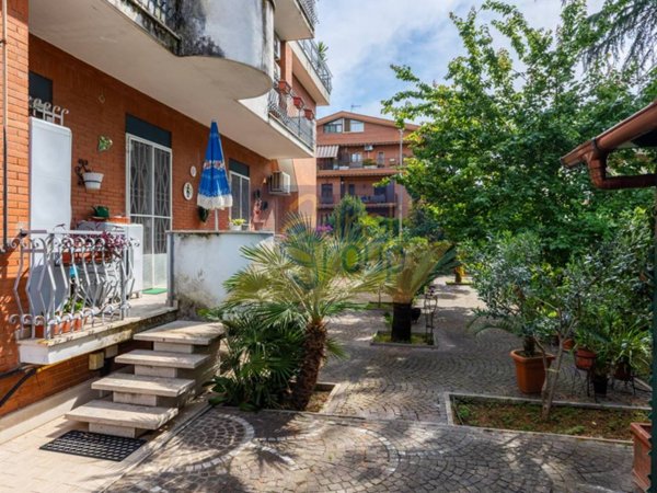 appartamento in vendita a Roma in zona Torre Gaia