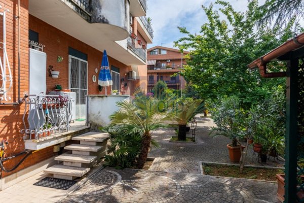 appartamento in vendita a Roma in zona Torre Gaia