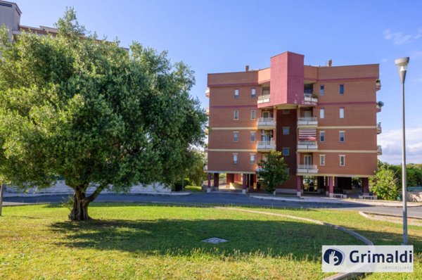 appartamento in vendita a Roma in zona Spallette