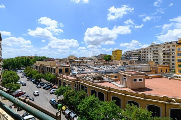 appartamento in vendita a Roma in zona Appio Latino