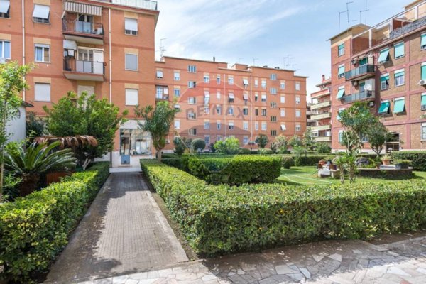 appartamento in vendita a Roma in zona Ostia