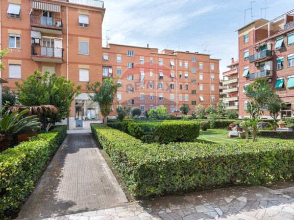 appartamento in vendita a Roma in zona Ostia
