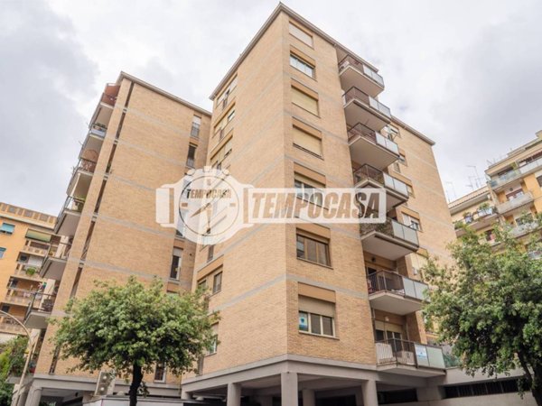 appartamento in vendita a Roma in zona Ostiense