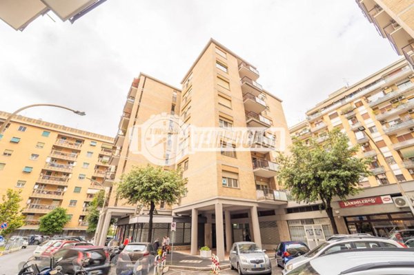 appartamento in vendita a Roma in zona Ostiense