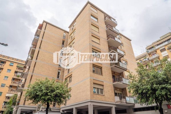 appartamento in vendita a Roma in zona Ostiense