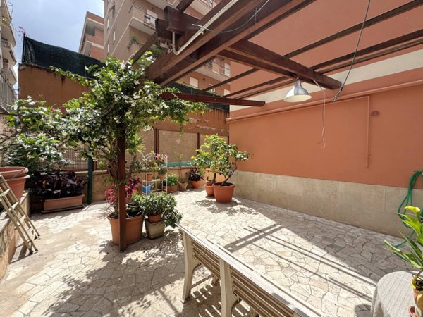 appartamento in vendita a Roma in zona Appio Latino