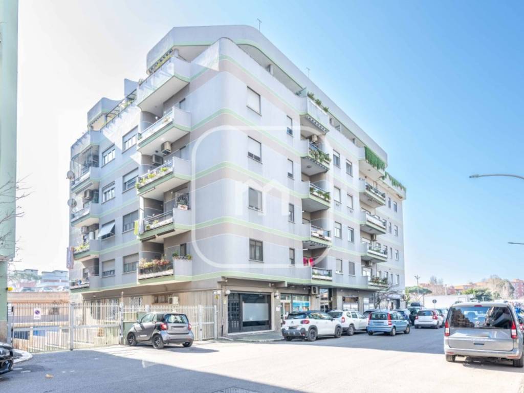 appartamento in vendita a Roma in zona Ostia