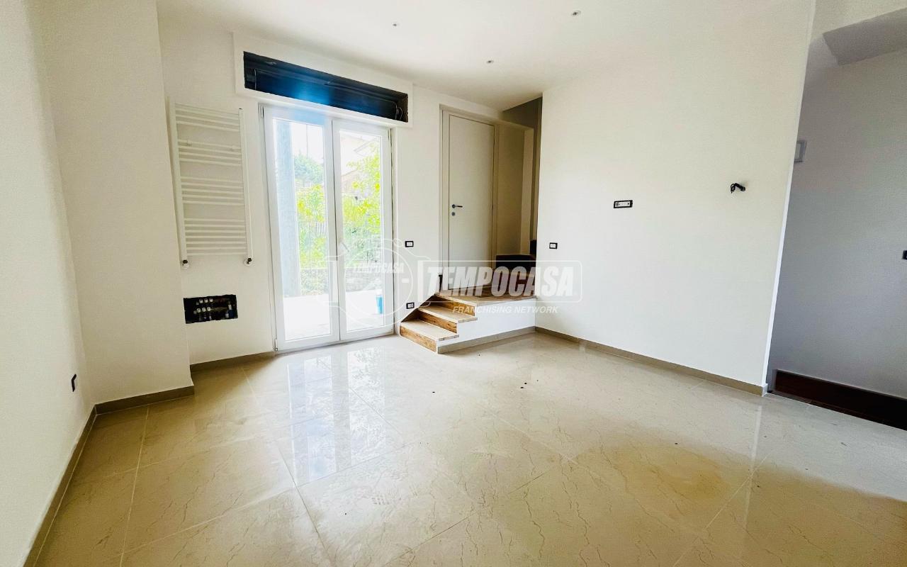 casa indipendente in vendita a Roma in zona Massimina/Casal Lumbroso