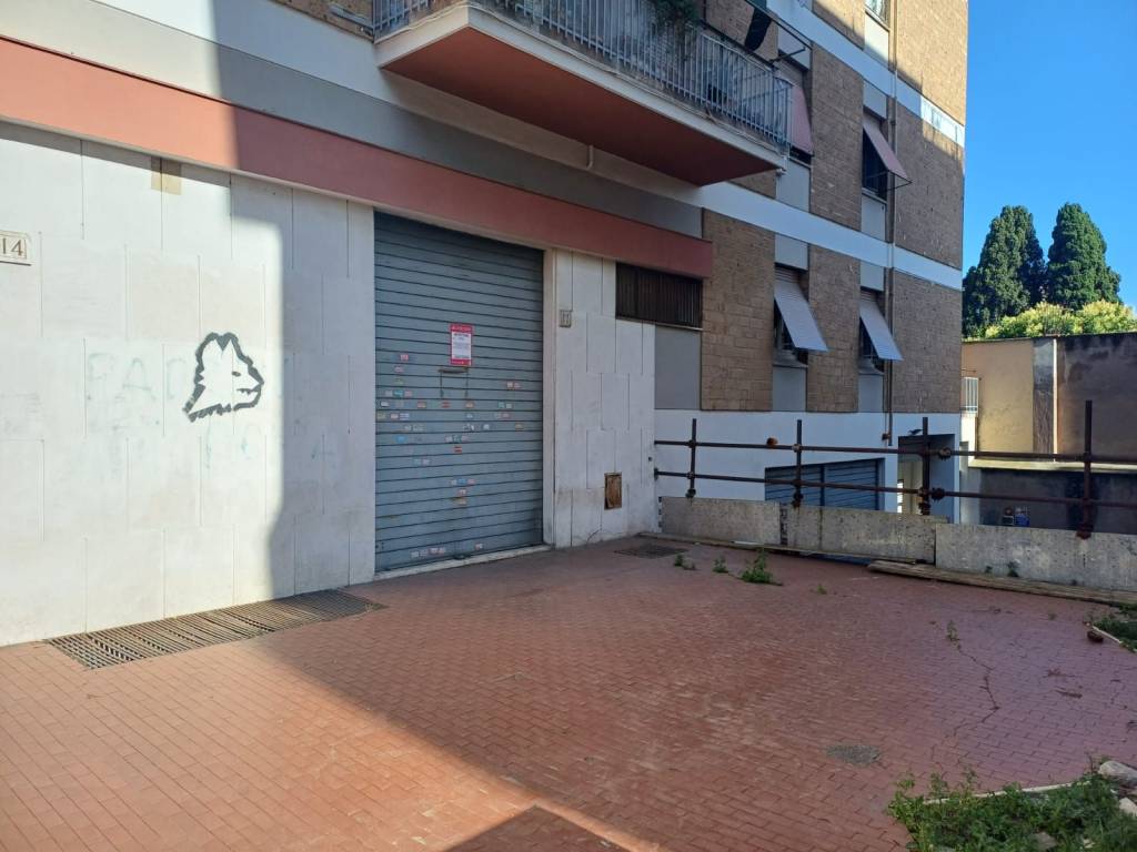 negozio in vendita a Roma in zona Prenestino-Labicano