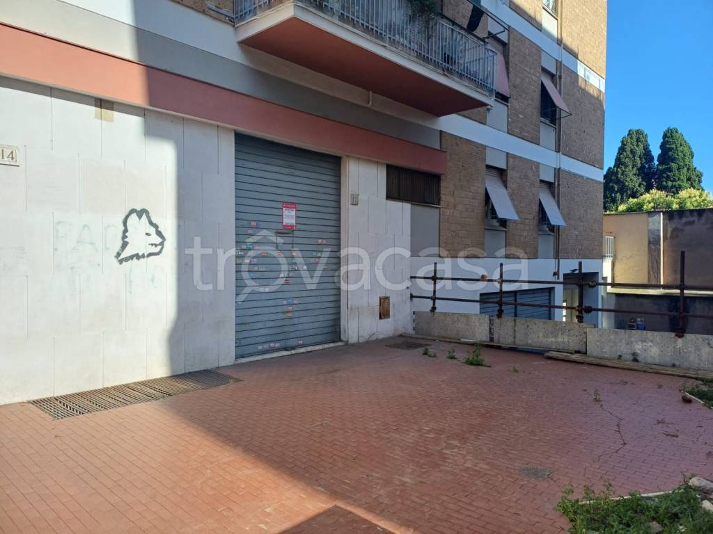 negozio in vendita a Roma in zona Prenestino-Labicano