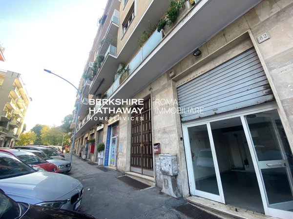 negozio in vendita a Roma in zona Della Vittoria