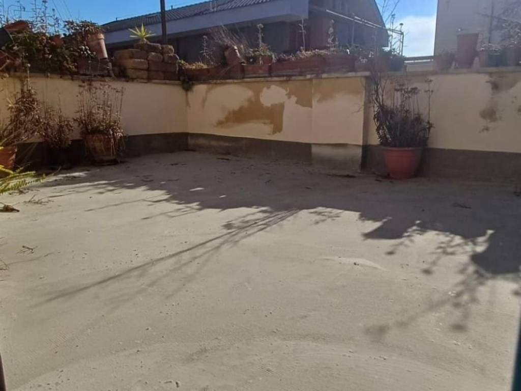 appartamento in vendita a Roma in zona Ardeatino