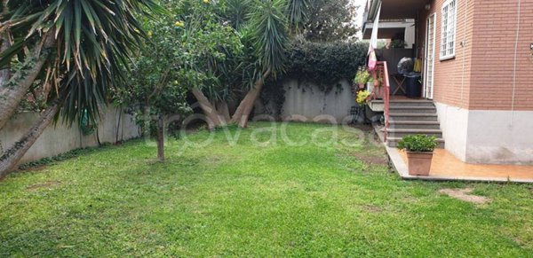 appartamento in vendita a Roma in zona Osteria del Curato