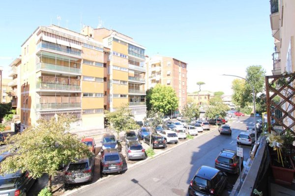 appartamento in vendita a Roma in zona Ardeatino