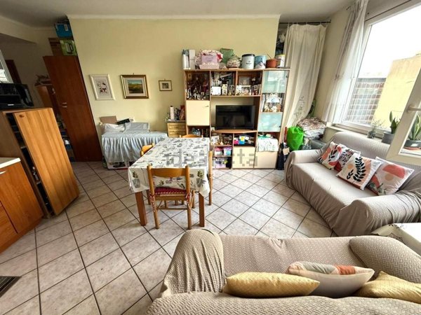 appartamento in vendita a Roma in zona Mostacciano
