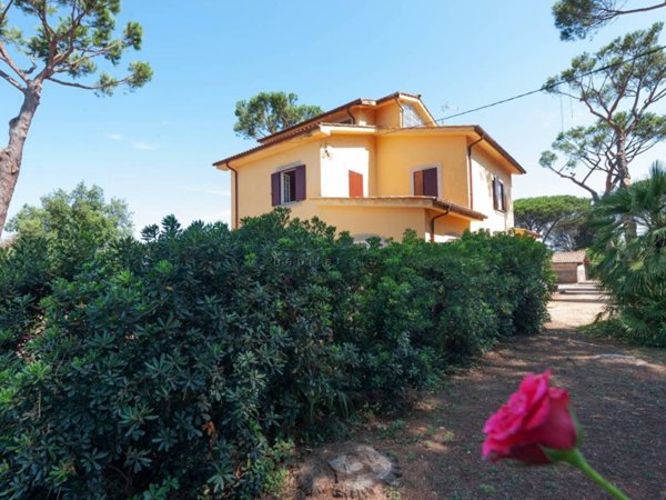 casa indipendente in vendita a Roma in zona Trigoria