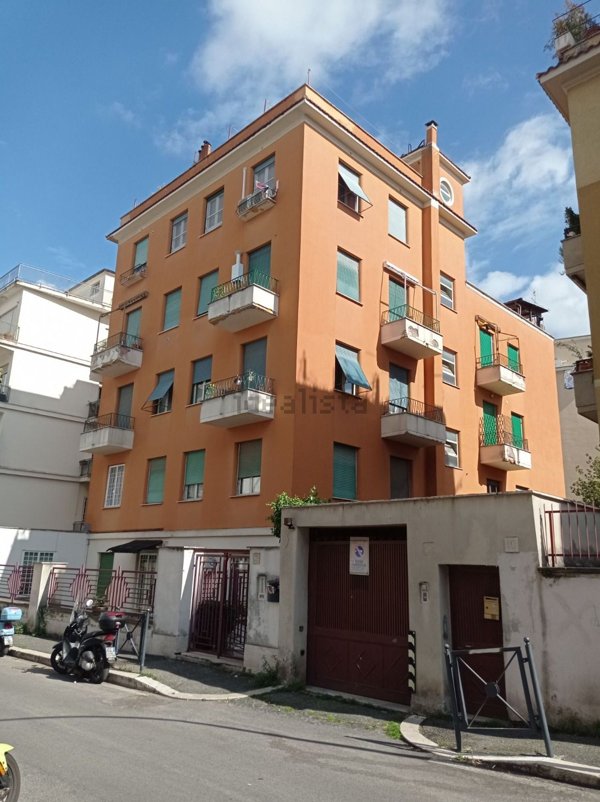 appartamento in vendita a Roma in zona Gianicolense