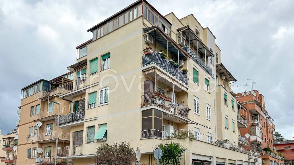 appartamento in vendita a Roma in zona Torrevecchia