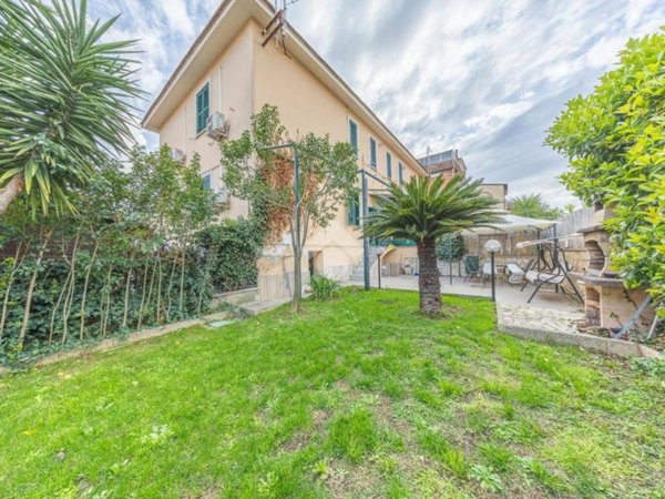 appartamento in vendita a Roma in zona Borghesiana