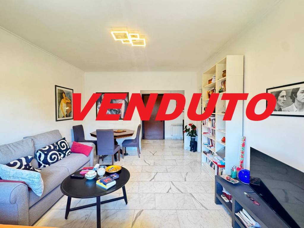 appartamento in vendita a Roma in zona Ardeatino