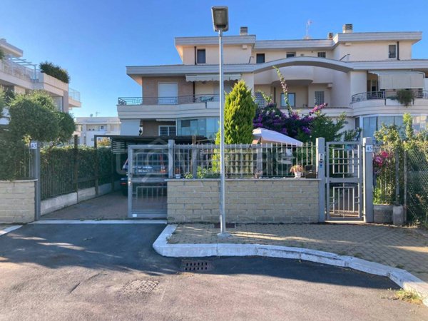 appartamento in vendita a Roma in zona Mezzocammino