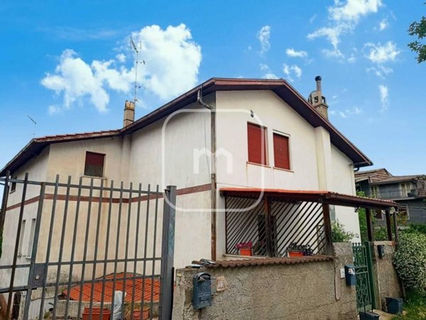 appartamento in vendita a Roma in zona Finocchio