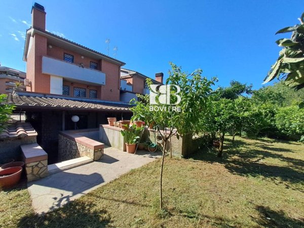 casa indipendente in vendita a Roma in zona Selva Candida