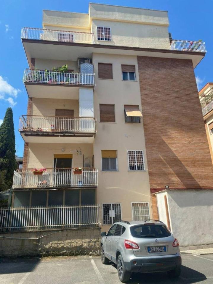 appartamento in vendita a Roma in zona Primavalle
