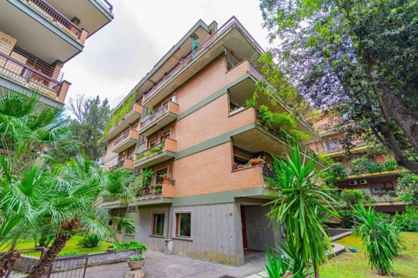 appartamento in vendita a Roma in zona Tomba di Nerone