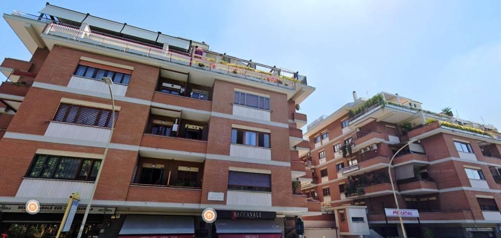 appartamento in vendita a Roma in zona Ardeatino