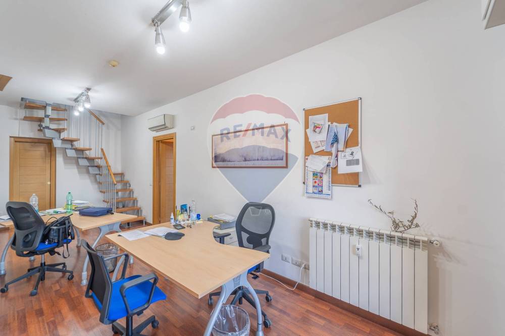 ufficio in vendita a Roma in zona Centro Storico