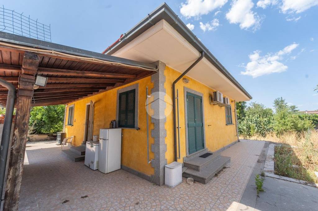 casa indipendente in vendita a Roma in zona Finocchio