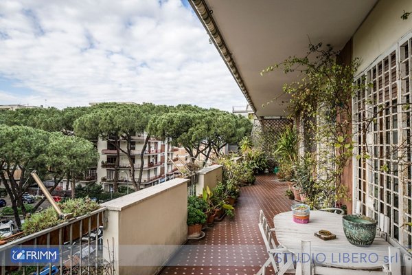 appartamento in vendita a Roma in zona Ardeatino