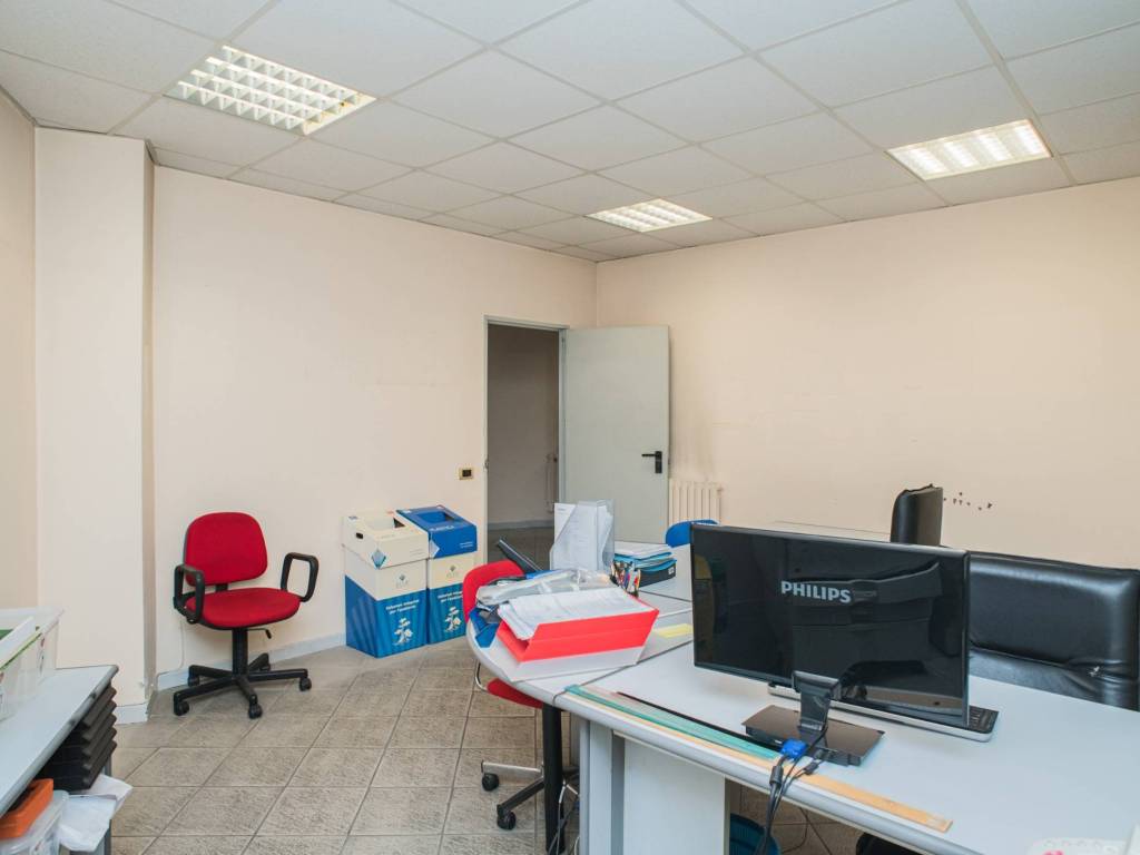 ufficio in vendita a Roma in zona Giuliano Dalmata