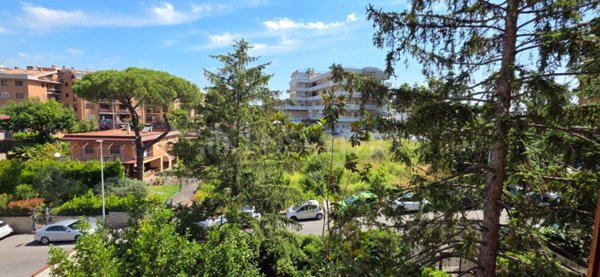 appartamento in vendita a Roma in zona Corviale