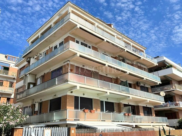 appartamento in vendita a Roma in zona Ostia