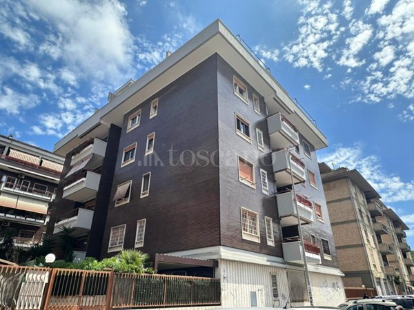 appartamento in vendita a Roma in zona Ostia