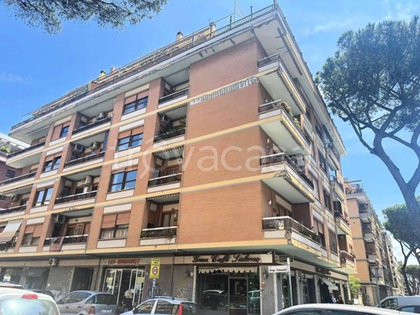 appartamento in vendita a Roma in zona Ostia